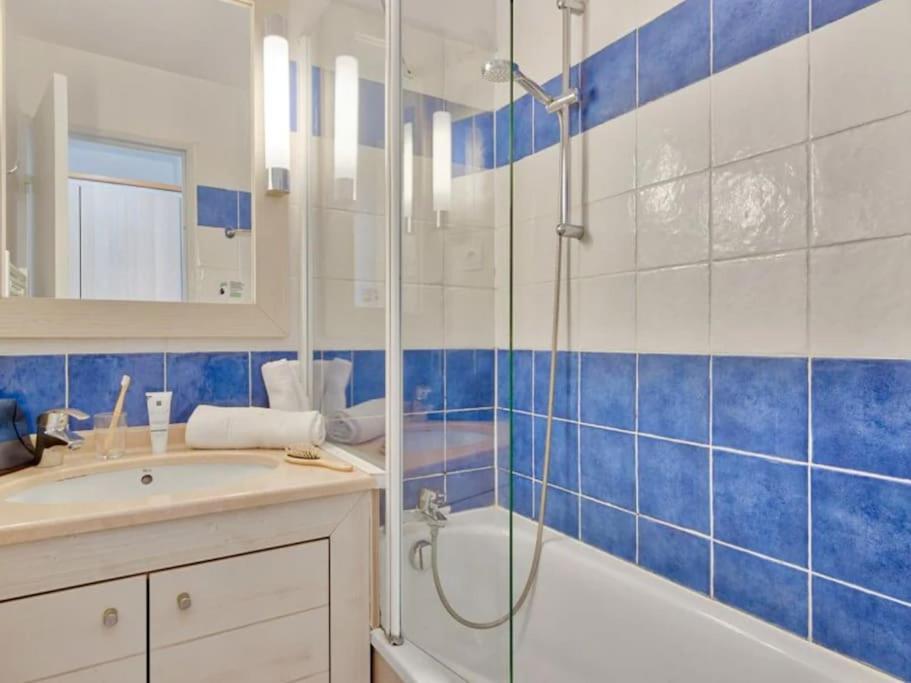 Apartment Superbe 50m De La En Bord De Hyères